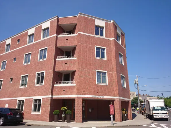 11 Longwood Ave APT 301, Brookline, MA 02446