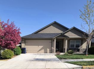 2437 NW Hemlock Way, Redmond, OR 97756
