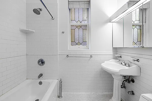 Rented by CitySites Real Estate Group | media 28