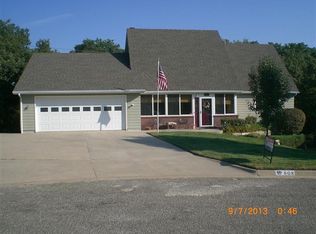 808 Sunshine St, Junction City, KS 66441
