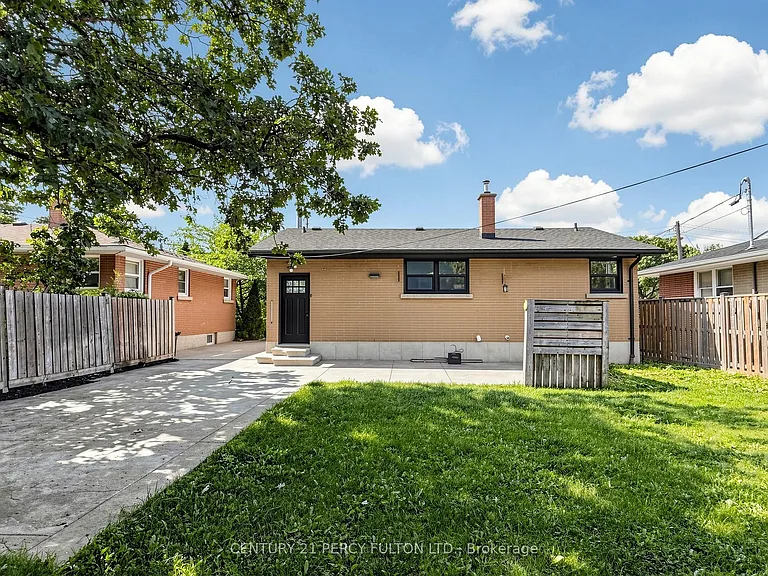 25 Kenwood Cres — Photo 49