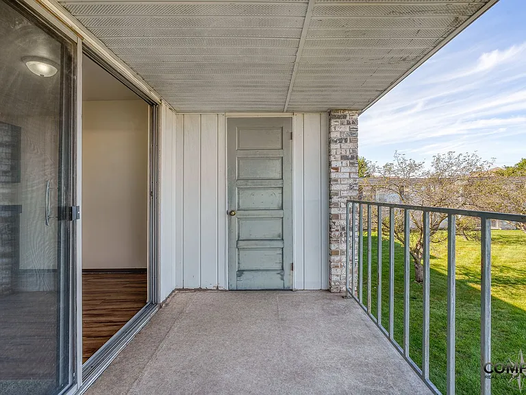 1025 W. MacArthur Avenue — Photo 19
