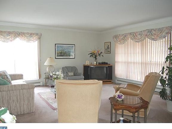 5th image of 155 Buckingham Dr