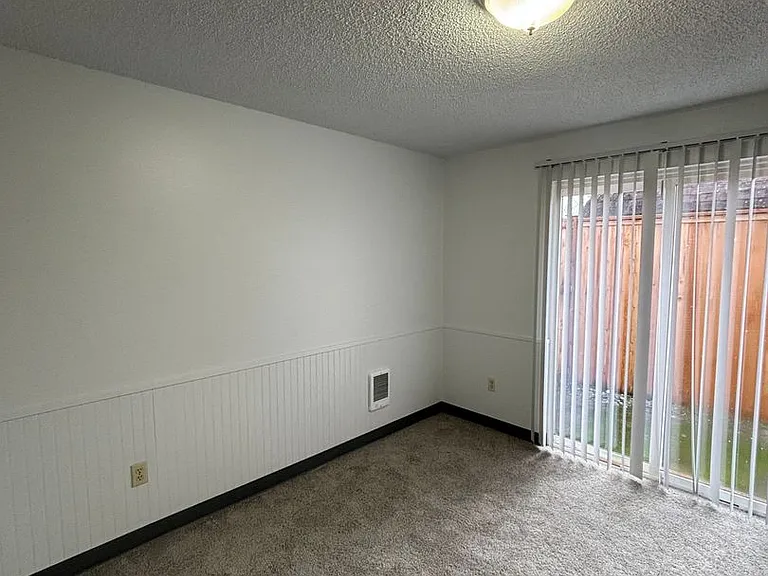 2635-2637 Cascade Pl W — Photo 6