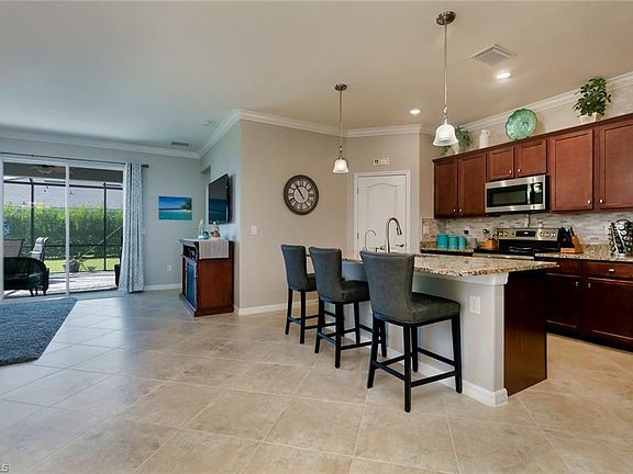 3rd image of 9593 Albero Ct
