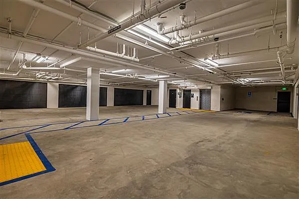 4930 Laurel Canyon Blvd #201 — Photo 34