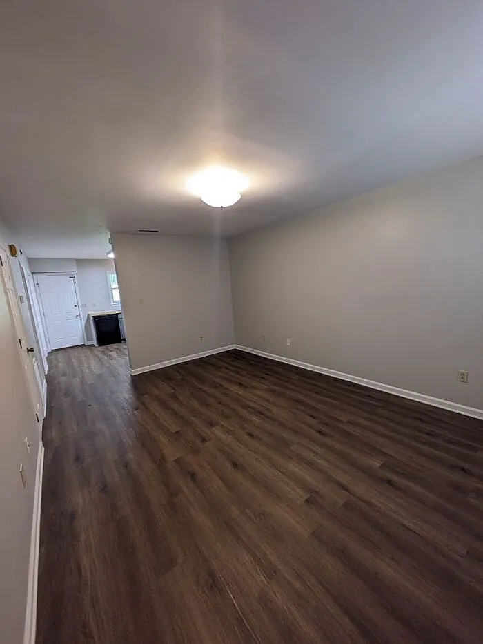 2 bed, 1.5 bath, $1,095 — Photo 3