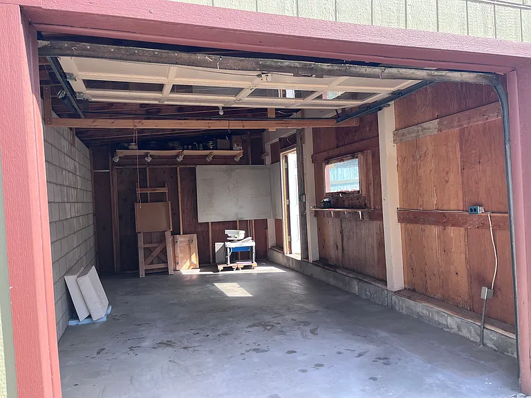 814 Stuart St — Photo 40