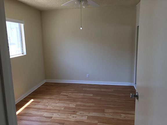5th image of 12221 Vanowen St #12221L