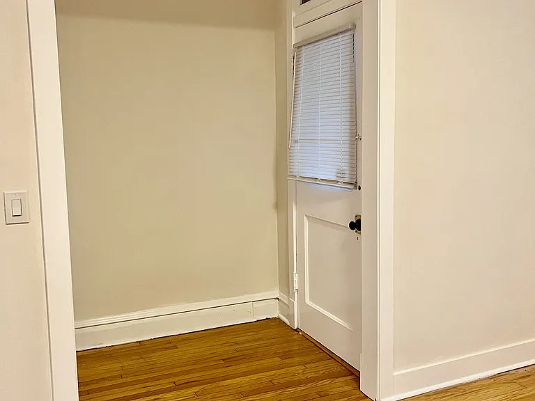 4242 N Damen Ave #1 — Photo 10