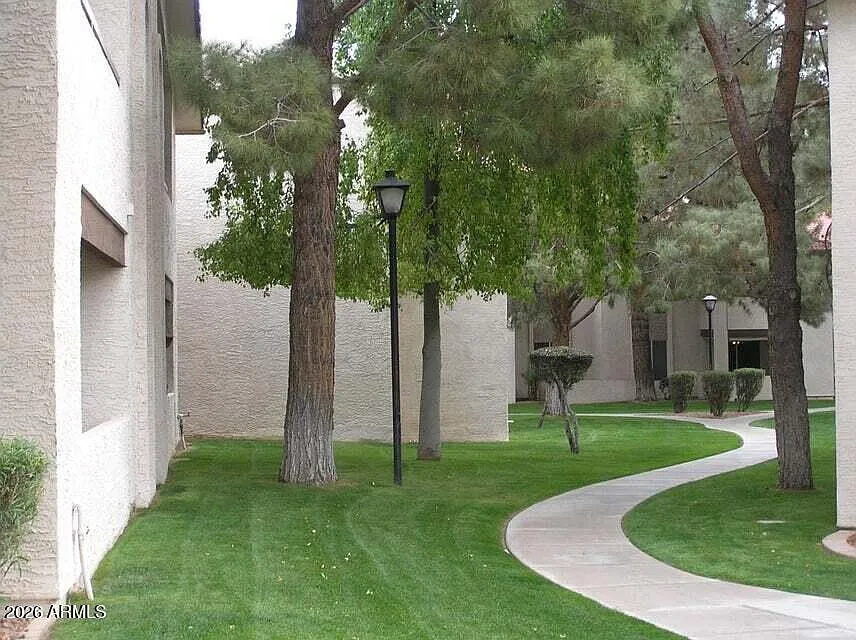 2 bed, 965 sqft, $1,650 — Photo 2