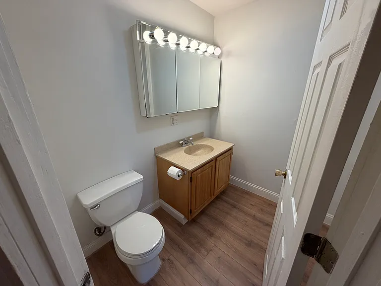 35 Adamson St #2 — Photo 10