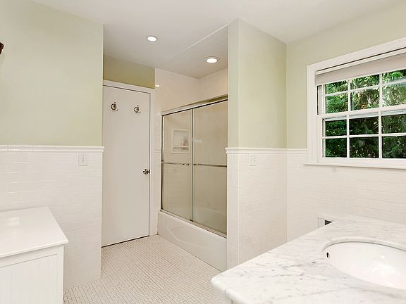 5th image of 43 Dogwood Ln