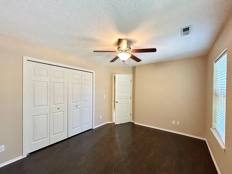 1218 NE Kinney St — Photo 37