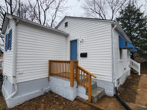 2936 N Hanley Rd, Saint Louis, MO 63121