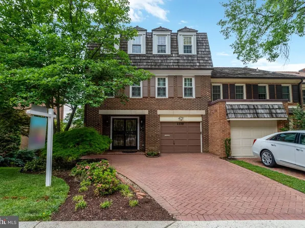 2338 S Queen St, Arlington, VA 22202