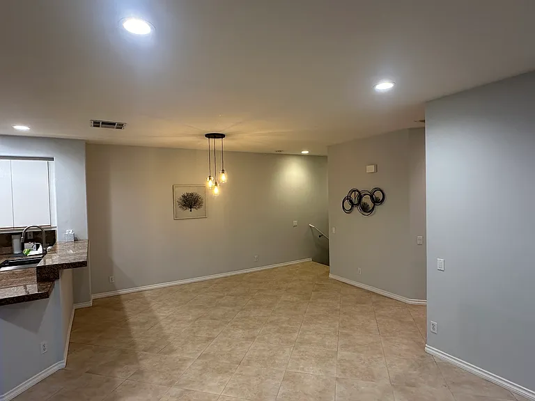 1327 S Country Glen Way — Photo 2