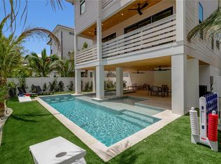 2215 Avenue C, Bradenton Beach, FL 34217