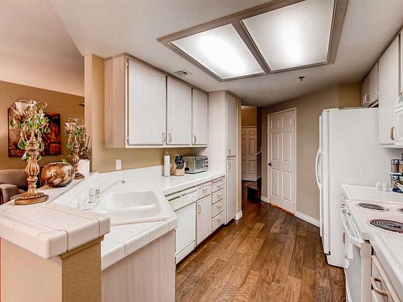 5th image of 680 Camino De La Reina APT 2116