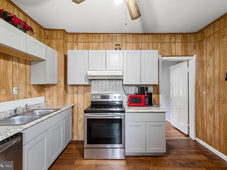 309 N Lawrence St — Photo 8