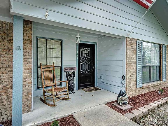 2nd image of 102 Stonington Dr