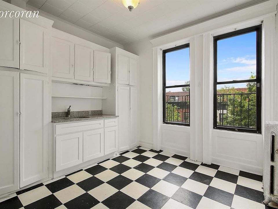 2nd image of 582 5th St APT 1D
