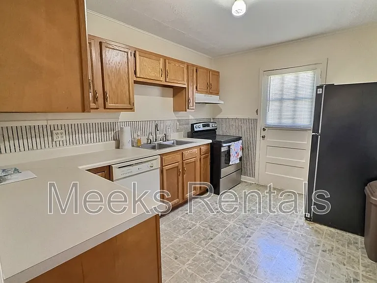 2709 Furlong Ave — Photo 4