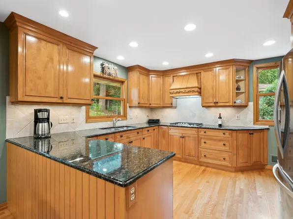 5511 Hansen Rd, Edina, MN 55436