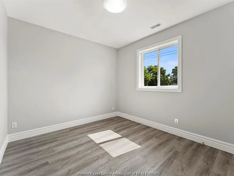 2280 Daytona Ave #D — Photo 9