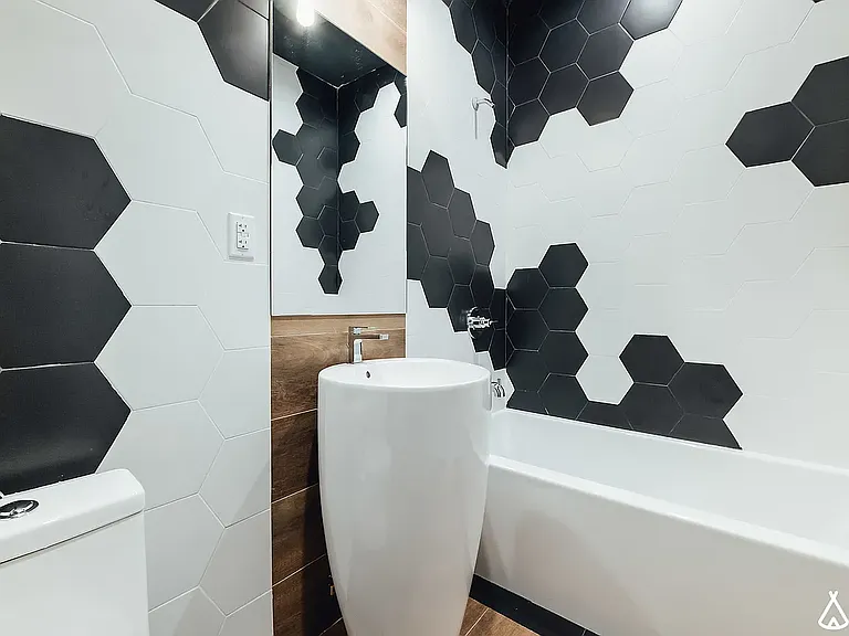 1294 Park Pl #3D — Photo 8