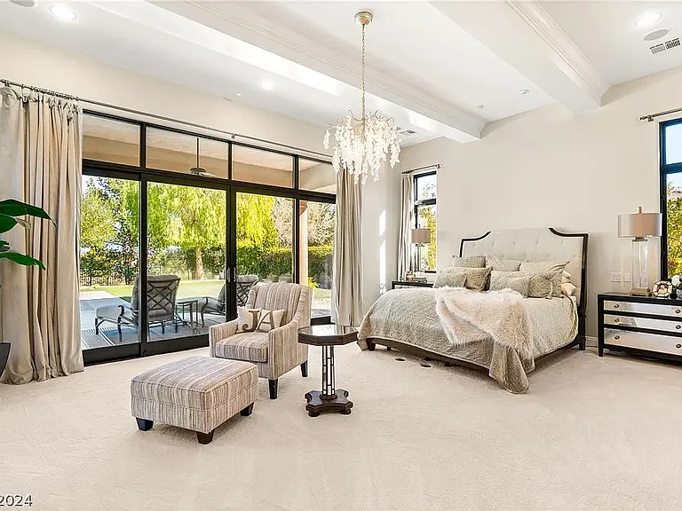 18 Castle Oaks Ct — Photo 33