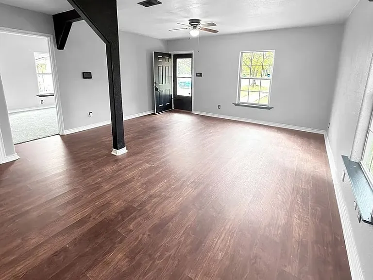 410 Mayborn Dr — Photo 2