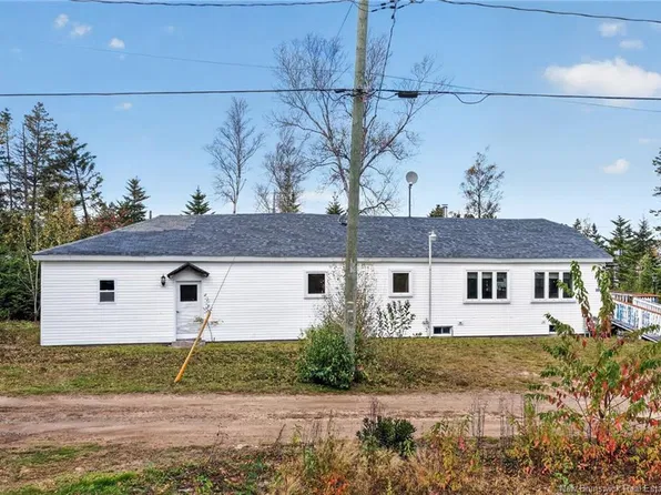 50 Woodland Blvd, Dundas, NB E4R 5X9