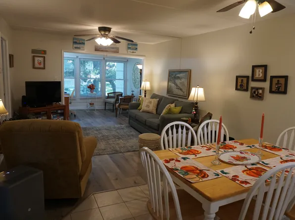 841 Patricia Ave APT 206, Dunedin, FL 34698