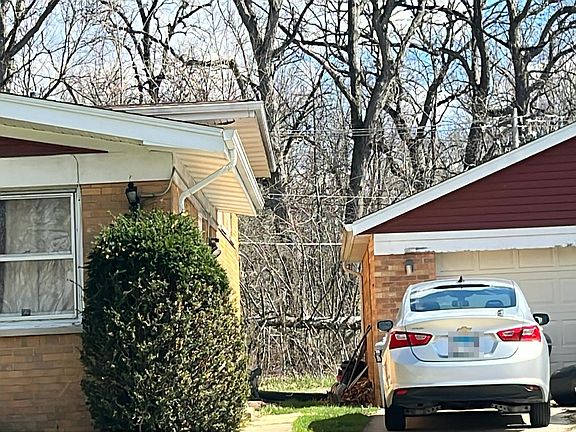 2nd image of 710 Parkwood Dr