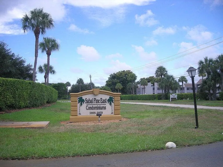 Building Photo - 2885 SW 22nd Ave #106