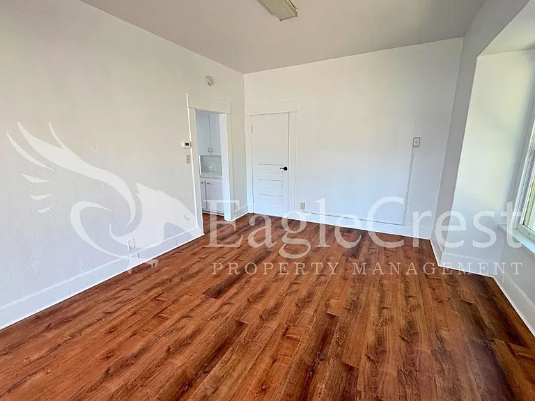 706 S College Ave — Photo 22