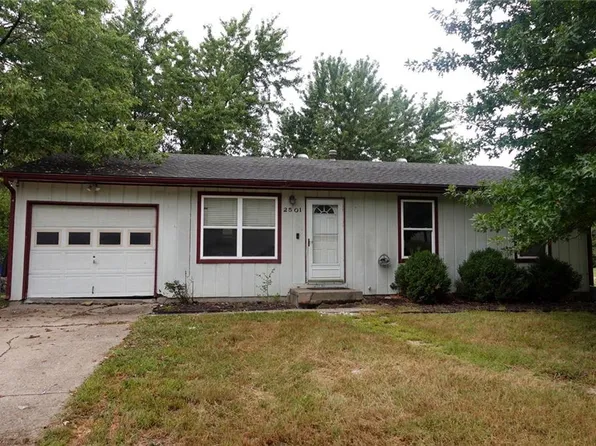 2501 Maverick Ln, Lawrence, KS 66046