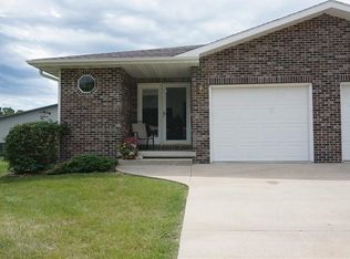 322 S 10th Ave, Winterset, IA 50273