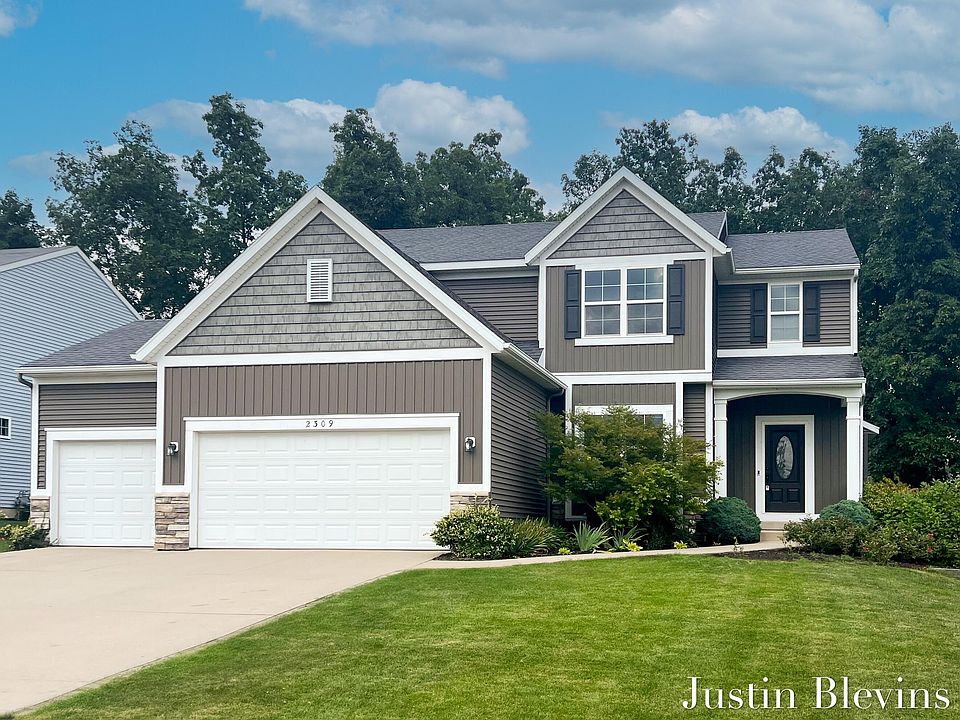 1st image of 2309 Beatrice Dr NE