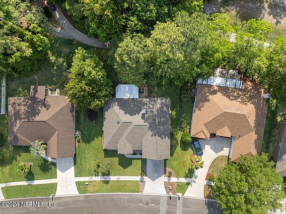3rd image of 5730 Plum Hollow Dr W