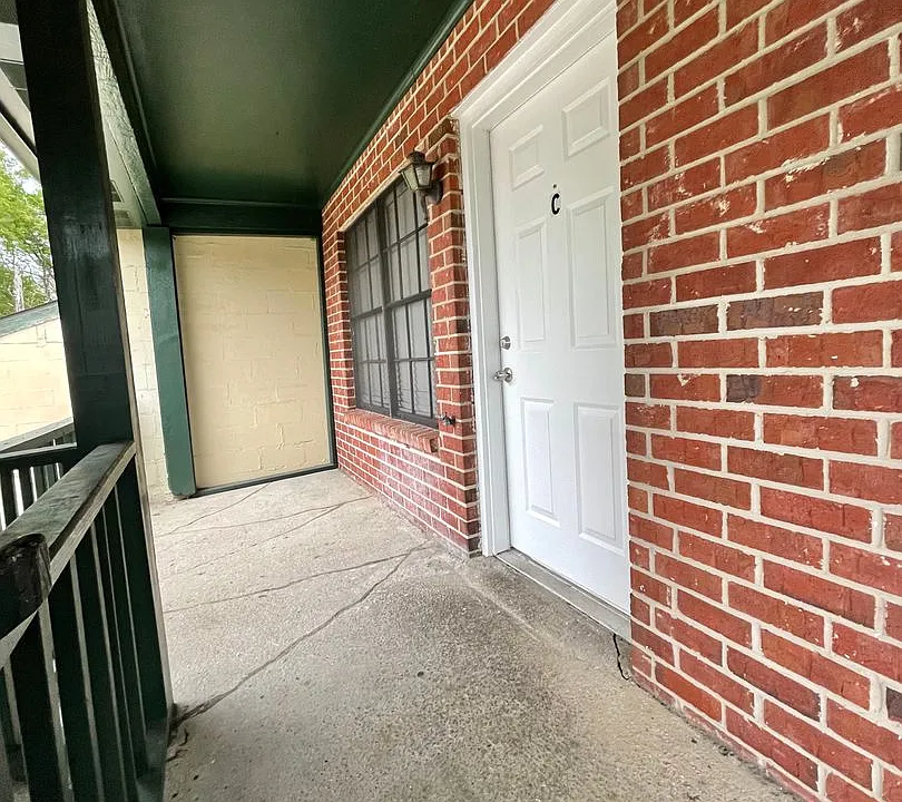 134 N Meyers Dr