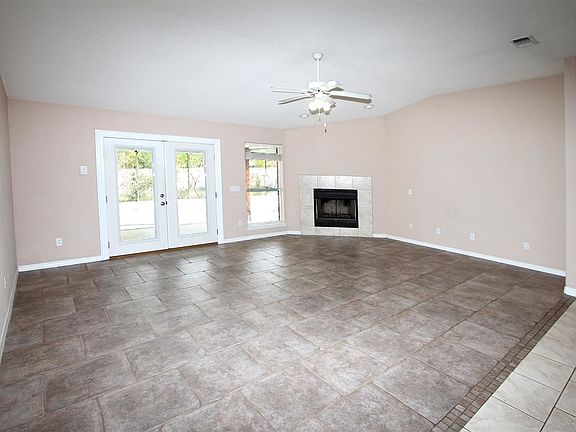 3rd image of 1918 Melissa Oaks Dr