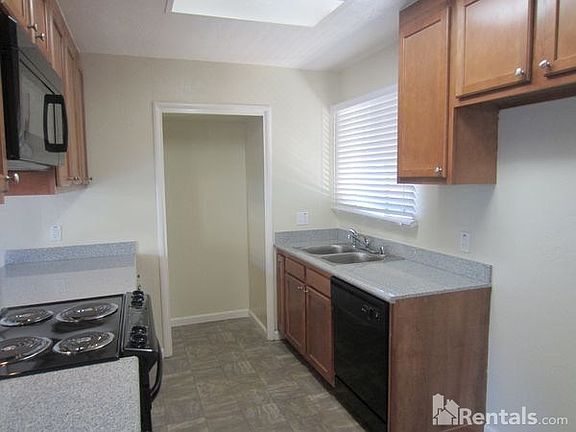 2nd image of 1907 Sereno Dr