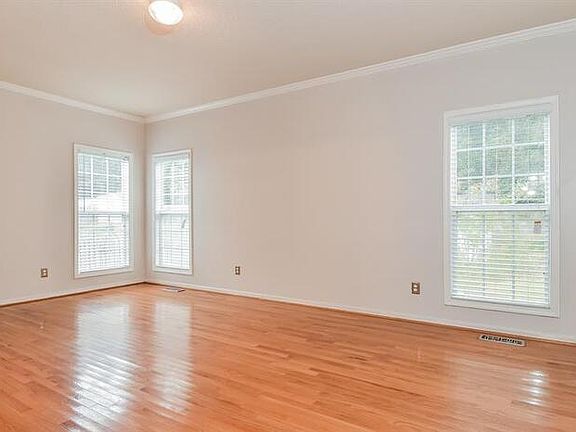 5th image of 3219 Cherrydale Dr