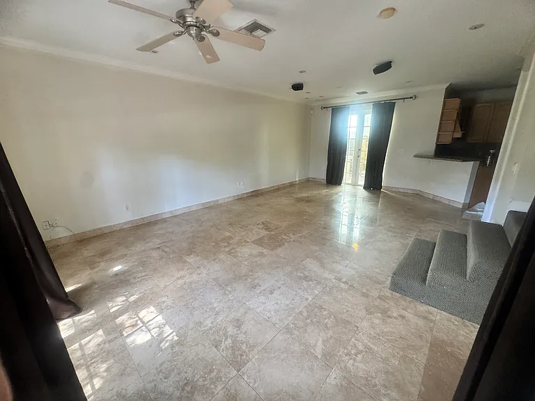 857 SW 11th Ct — Photo 11
