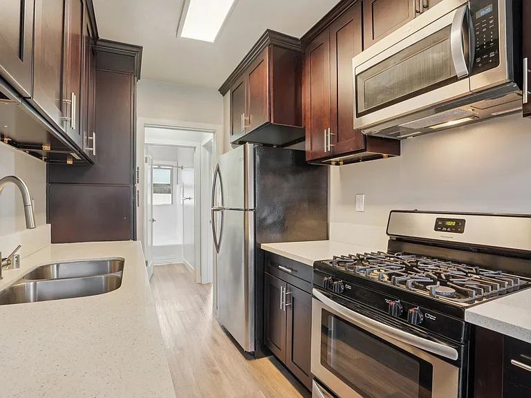Ladera Apartments — Photo 10