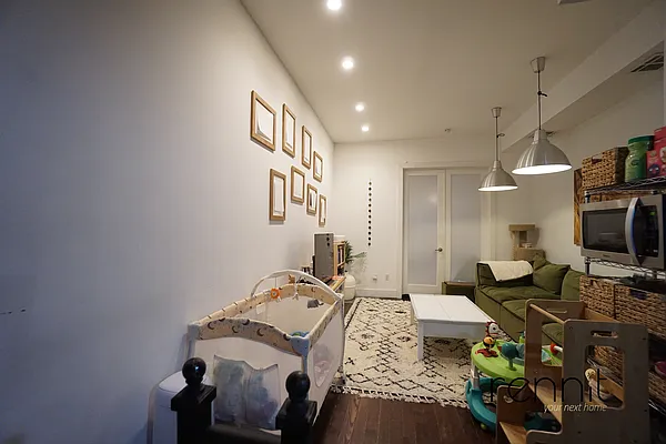 Rented by Rennit Inc. | media 6