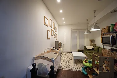 Rented by Rennit Inc.