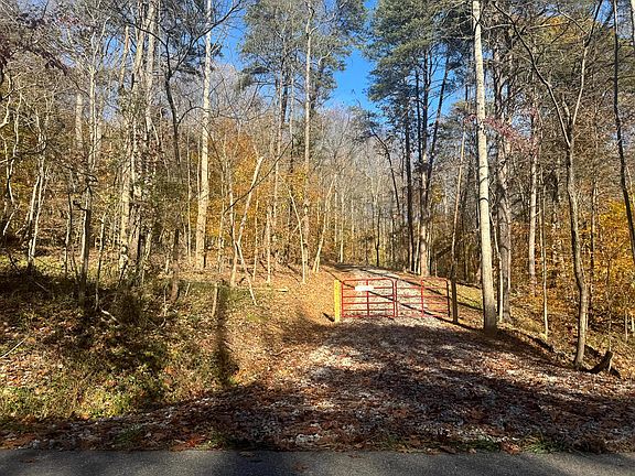 3rd image of 908 Nibert Rd